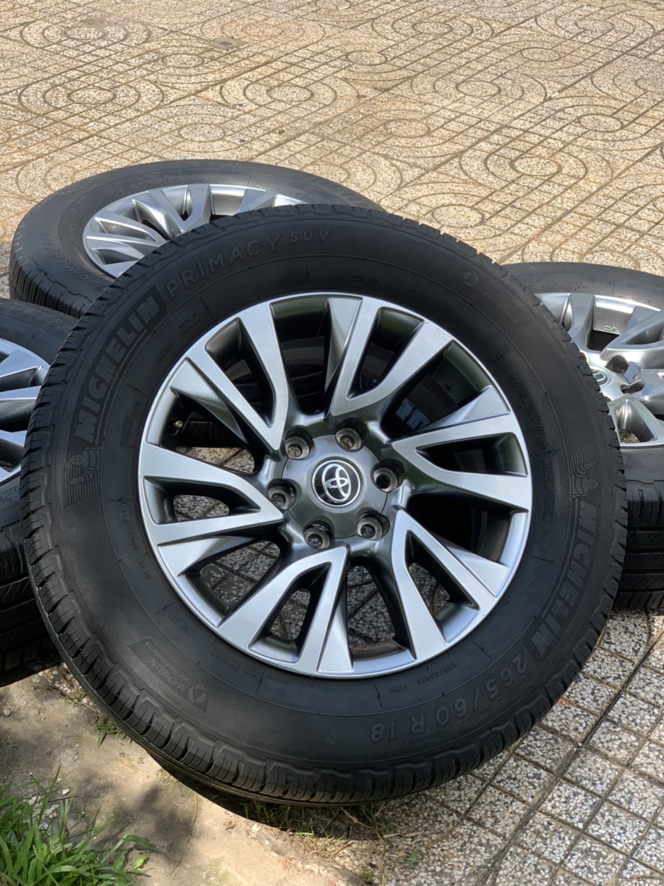 Mâm Lazang Fortuner 2017-2023 máy xăng 18 inch 265/60R18