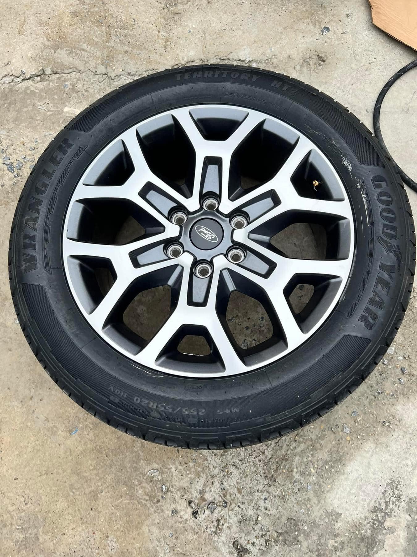 Mâm Lazang Ford Everest 2022-2023 20 inch 255/55R20