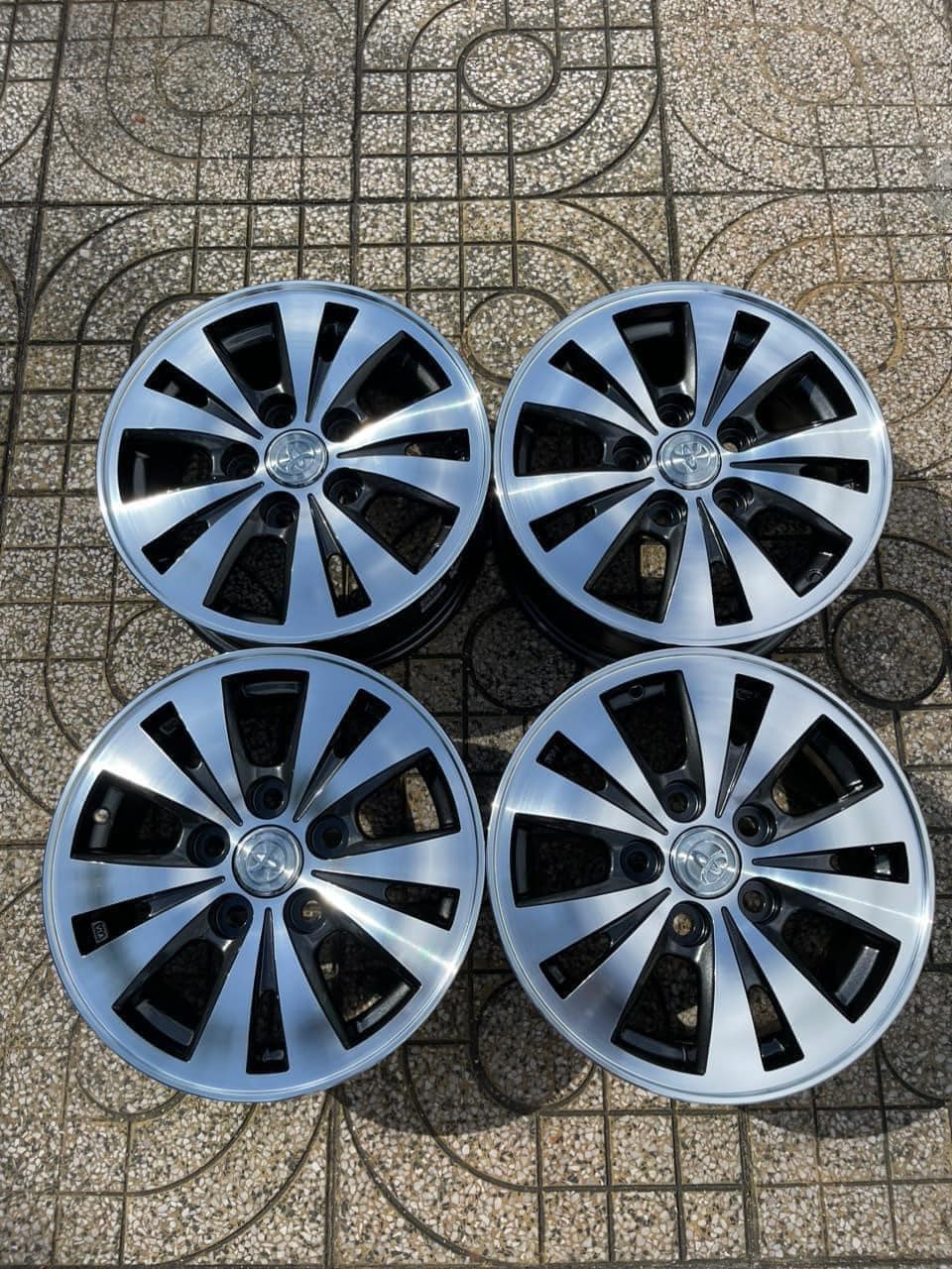 Mâm lazang Toyota Innova 2015-2016 15 inch 205/65R15