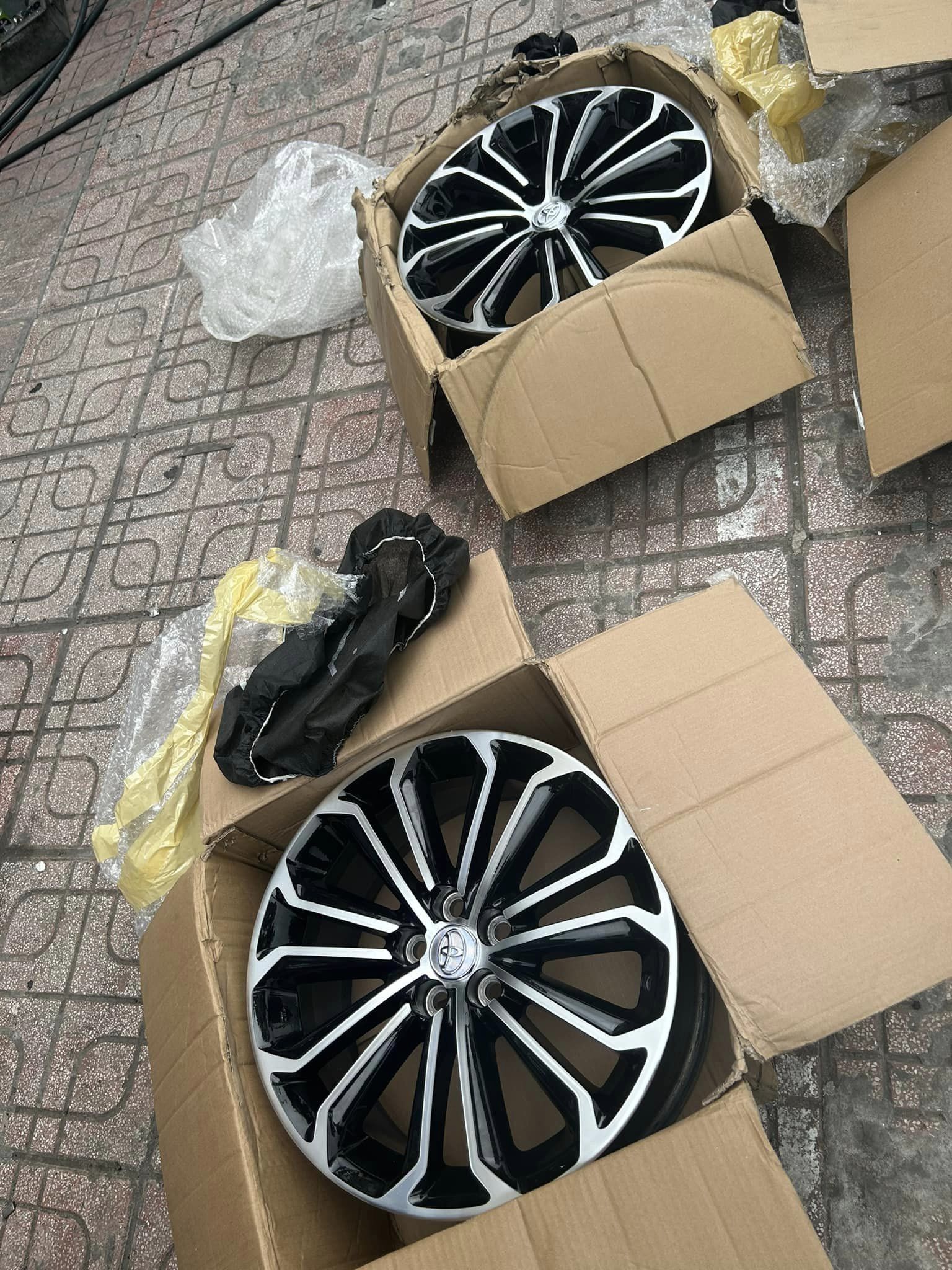 Mâm lazang Toyota Corolla Altis 2015-2016 2.0V 17 inch 205/50R17